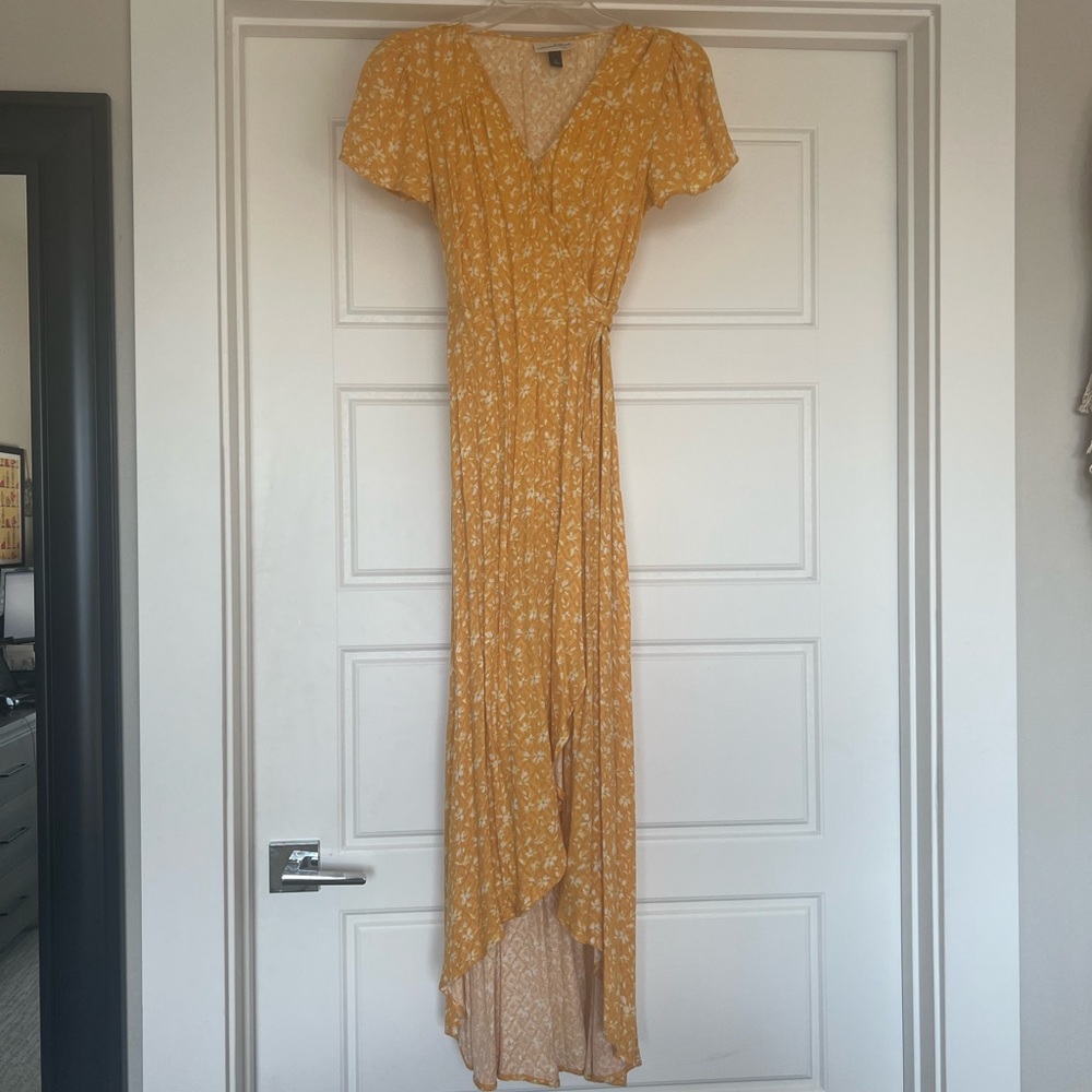 Mustard Yellow Wrap Dress || Universal Thread Goods Co. || Size: XS